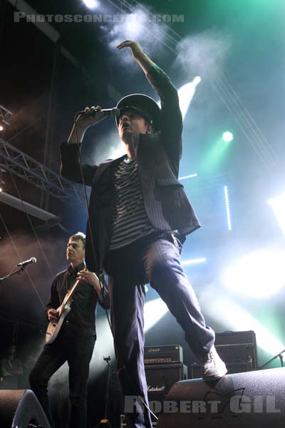 BABYSHAMBLES - 2013-07-08 - PARIS - Place de la Republique - Peter Doherty